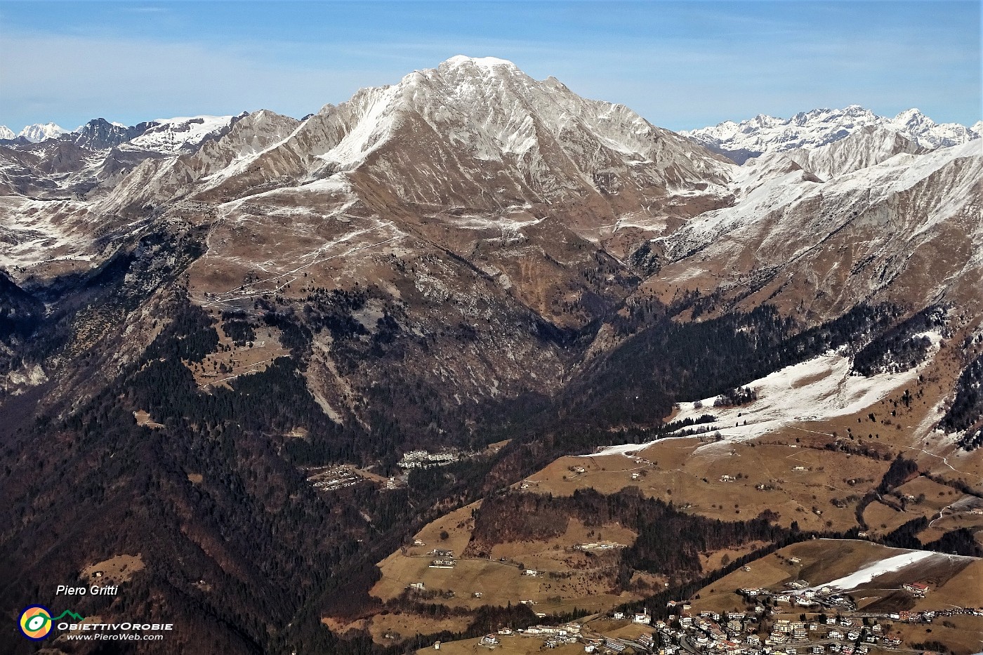 77 Zoom su Zambla Bassa e Pizzo Arera.JPG